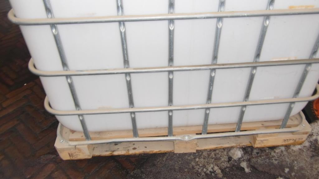 ibc 6oo liter, 150 liter of meer, Ophalen, Zo goed als nieuw, Met kraantje