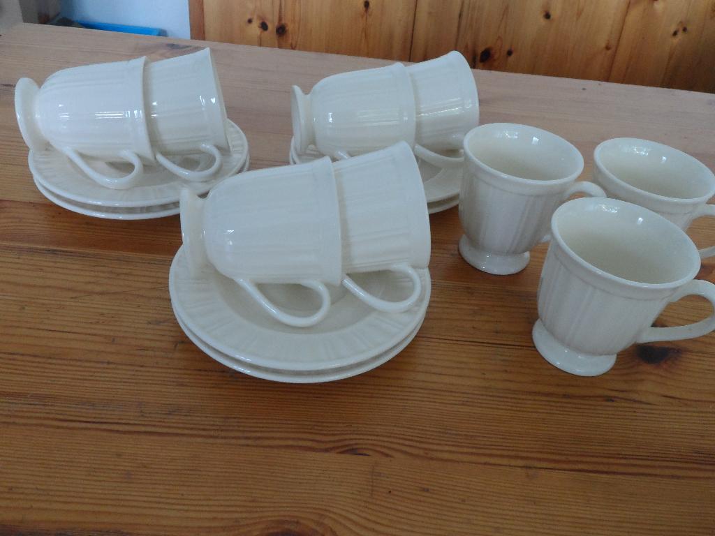 Kop en schotels - queen's garden 6x, Huis en Inrichting, Keuken | Servies, Ophalen, Zo goed als nieuw, Overige stijlen, Kop(pen) en/of Schotel(s)