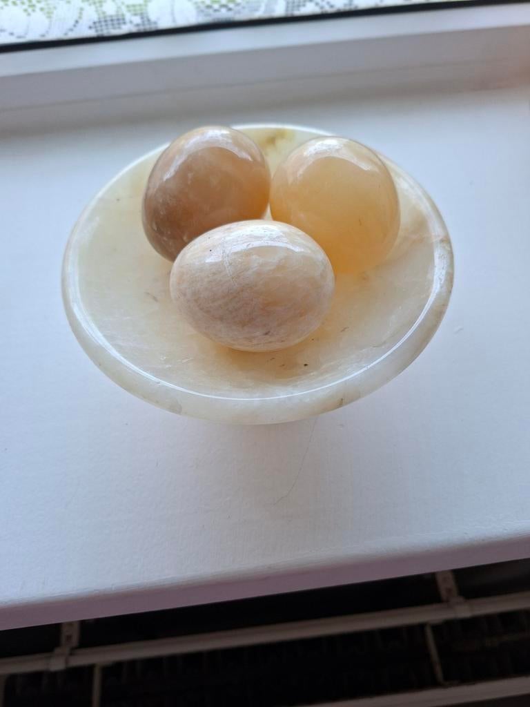 Marmeren eieren op marmeren schaal, Antiek en Kunst, Ophalen