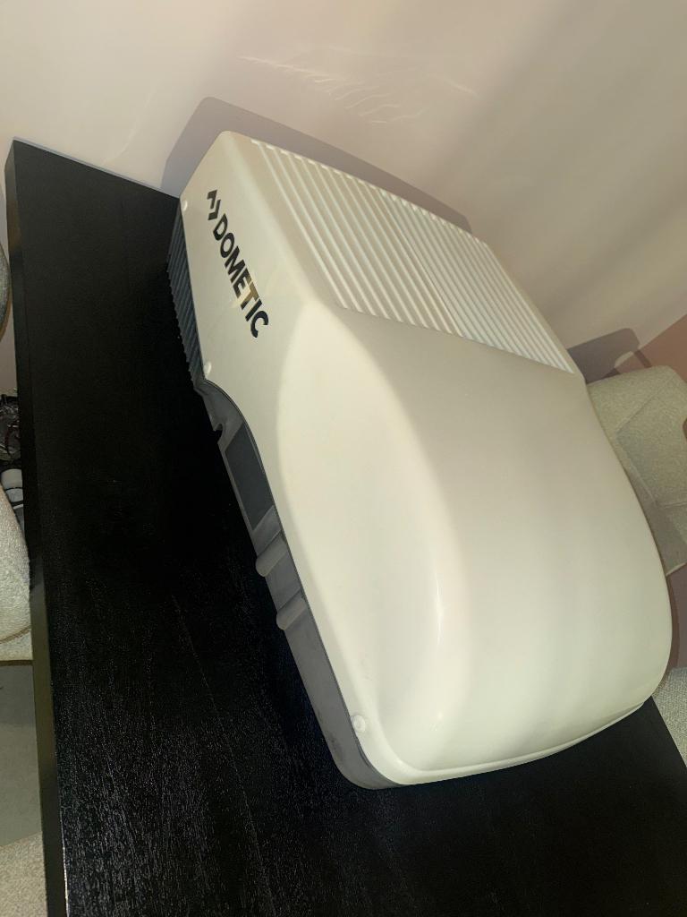 Dometic Freshjet 2200 dakairco Camper / Caravan Wit, Caravans en Kamperen, Camper-accessoires, Ophalen of Verzenden, Zo goed als nieuw