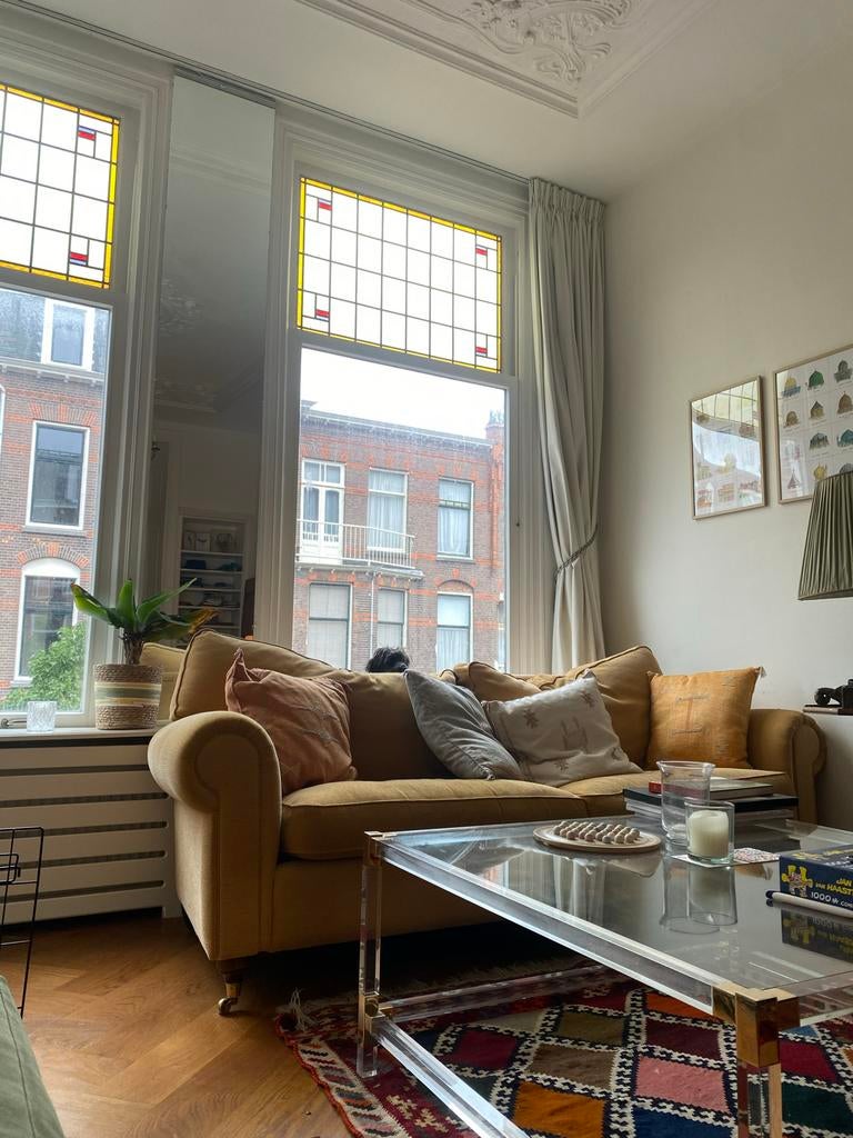 Plexiglas en messing salontafel met glazen blad, Huis en Inrichting, Tafels | Salontafels, Ophalen, Gebruikt, 100 tot 150 cm, 50 tot 100 cm