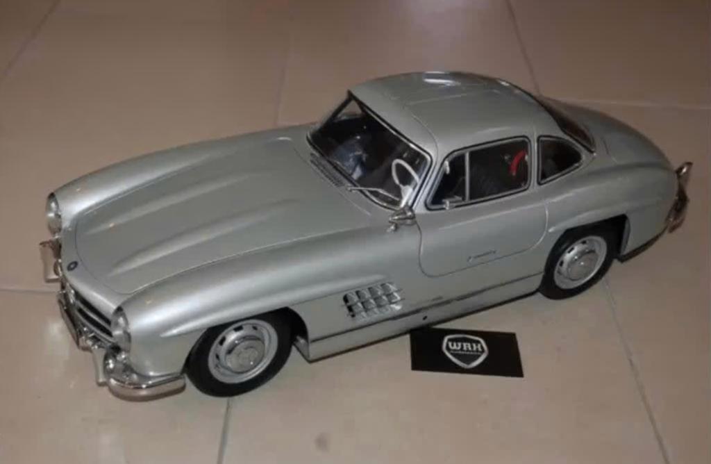 !! SALE !! 1:8 MERCEDES GULLWING silver/black Eaglemoss WRH, Hobby en Vrije tijd, Modelauto's | 1:5 tot 1:12, Ophalen, Zo goed als nieuw