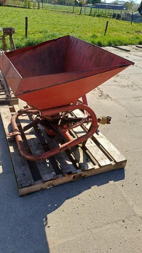 Lely kunstmeststrooier en mestriek voor voorlader, Ophalen, Gewasbescherming en Bemesting