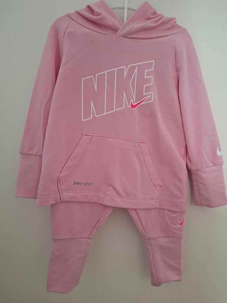 Roze Nike trainingspakken maat 74-80, Ophalen of Verzenden, Zo goed als nieuw