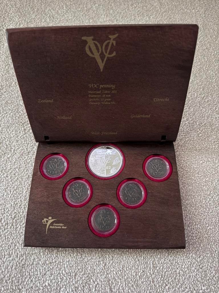 V.O.C. set 5 originele VOC duiten en zilveren penning TOP, Verzenden, Nieuw