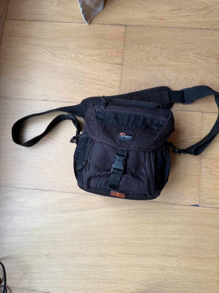 Cameratas Lowpro Nova AW, Ophalen of Verzenden, Zo goed als nieuw, Schoudertas, Lowepro