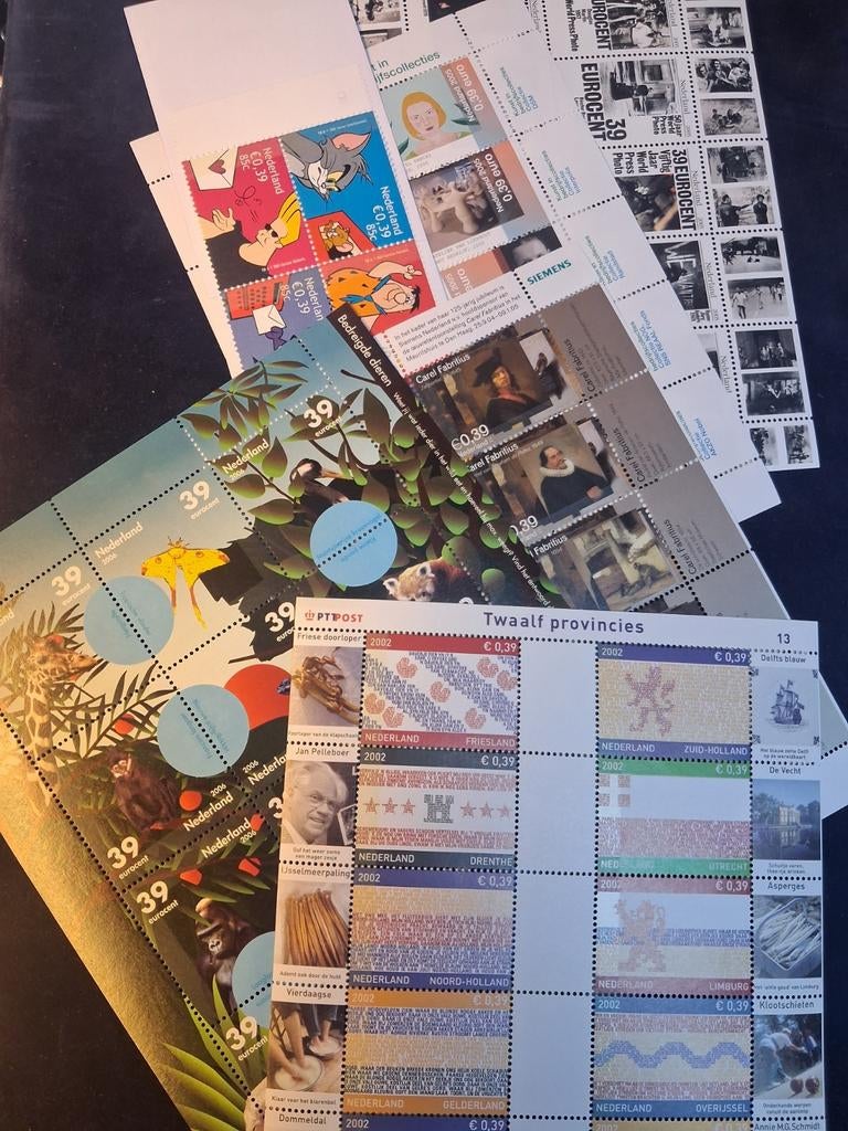 Ruim 40 velletjes postfris Nederland, Ophalen of Verzenden