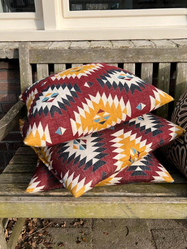 Vintage kussentjes Ikea Fransine Ikat kelim patroon set/3, Huis en Inrichting, Woonaccessoires | Kussens, Zo goed als nieuw, Overige kleuren