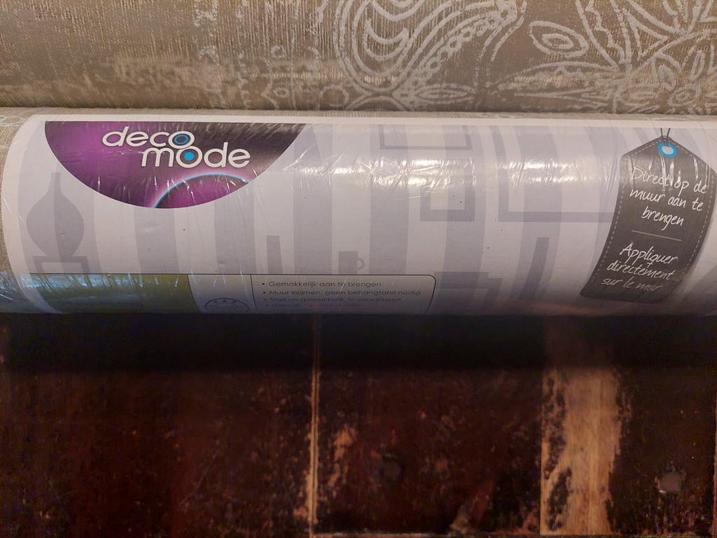 8 rollen behang met goudkleurig patroon, Ophalen of Verzenden, 25 tot 50 m², Chique