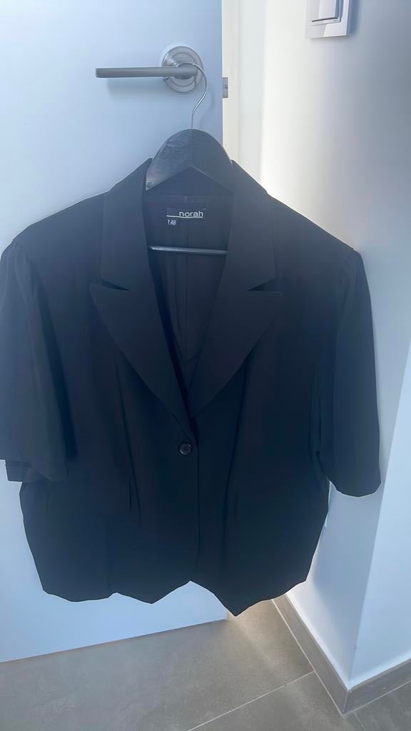 Mooie nieuwe zwarte dames blazer maat 48 merk Norah, Kleding | Dames, Blouses en Tunieken, Ophalen of Verzenden, Zo goed als nieuw