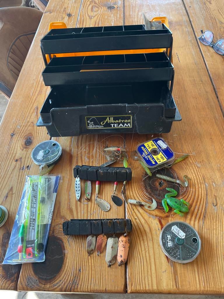 Visgerei set: Albatros Team koffer met diverse kunstaas, Ophalen of Verzenden, Gebruikt, Overige typen