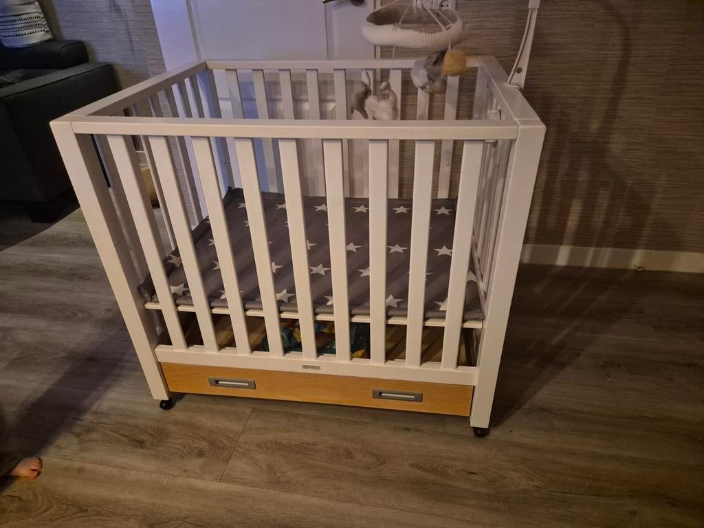 Mooie box met mobiel - 100x80 cm, Ophalen, Gebruikt