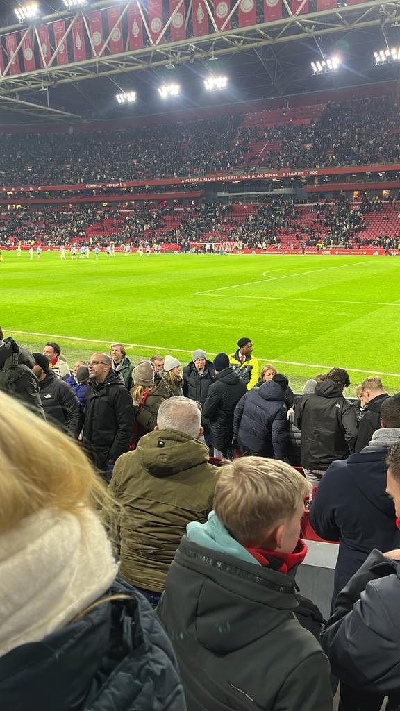 Ajax vs Psv 2 Mei om 20.00 2 tickets naast elkaar op vak 118, Twee personen