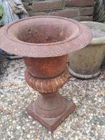 Zeer oude gietijzeren tuinvaas, Ophalen of Verzenden, Gebruikt