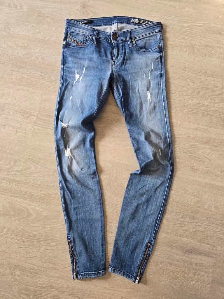 Blauw dames broek Diesel, maat W26 L 32 (BZ), Ophalen of Verzenden, Zo goed als nieuw, Blauw