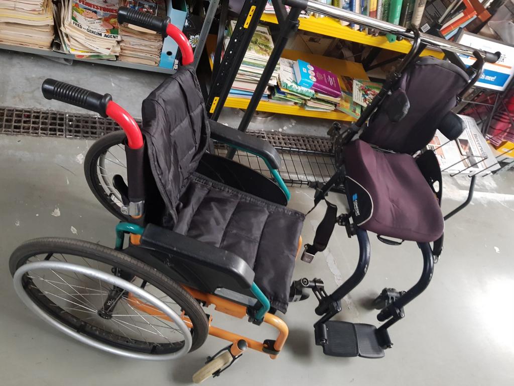 Kinder rolstoel 2 in 1, Kringloopafrika@outlook.com, Ophalen of Verzenden, Kringloopwinkel, Duwrolstoel