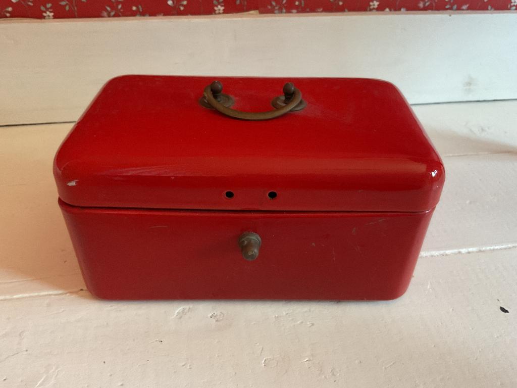 Emaille beschuit trommel rood incompleet toch een eyecatcher, Antiek en Kunst, Antiek | Emaille, Ophalen of Verzenden
