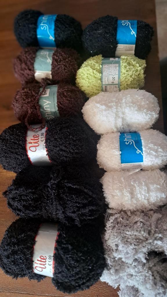 Partijtje Shiny Softy Garen 12 Bollen Brei- en Haakgaren, Hobby en Vrije tijd, Breien en Haken, Nieuw, Breien of Haken, Wol of Garen