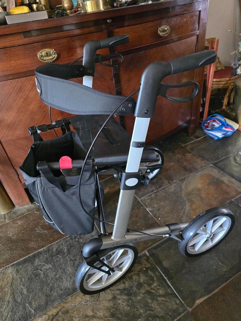 Rehasense server os rollator, champagne kleur, Diversen, Rollators, Ophalen, Opvouwbaar, Zo goed als nieuw