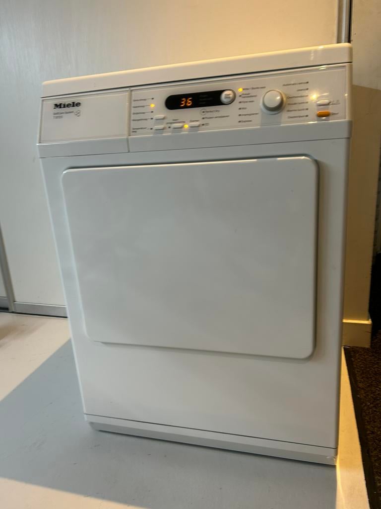 Miele T8723 luchtafvoer droger, Ophalen, 6 tot 8 kg, Luchtafvoer, Zo goed als nieuw