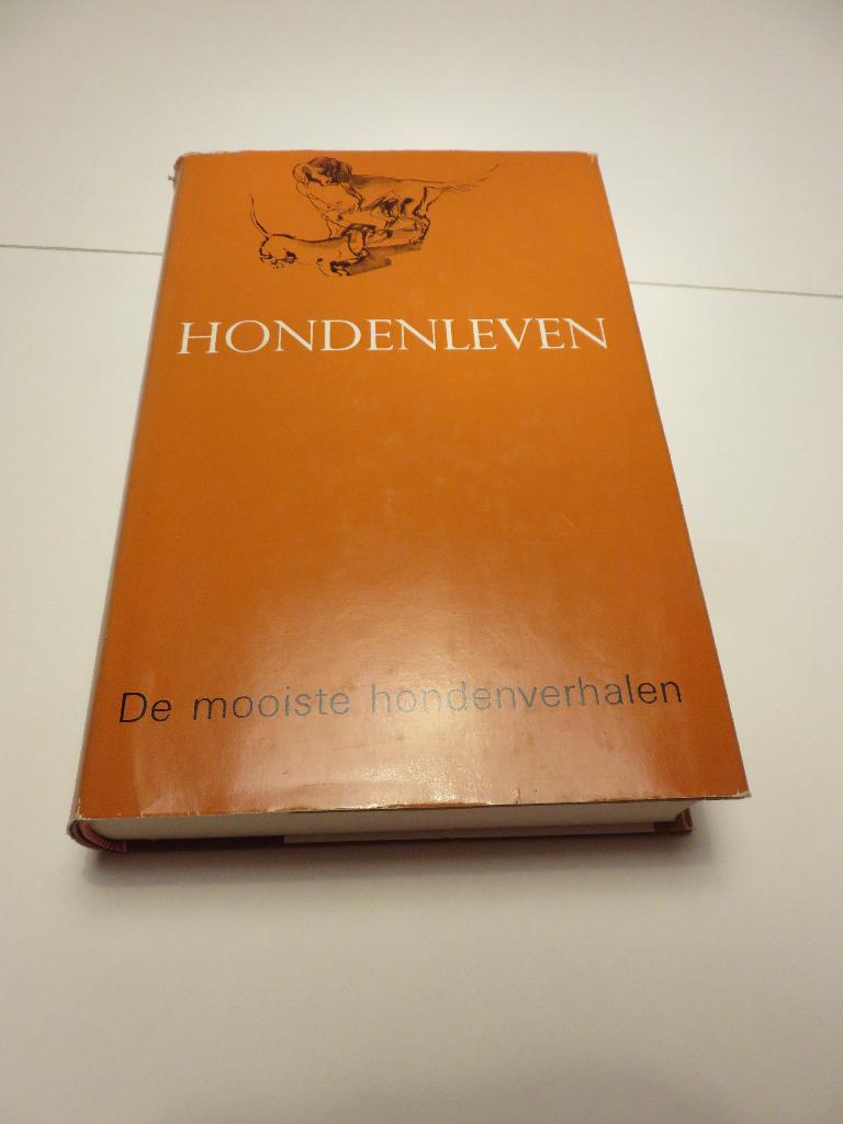 Hondenleven - een bundel met de mooiste hondenverhalen, Boeken, Ophalen of Verzenden, Gelezen