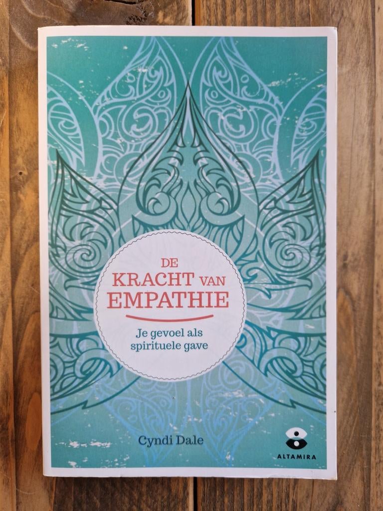 De Kracht van Empathie - Je gevoel als spirituele gave, Cyndi Dale, Spiritualiteit algemeen, Ophalen of Verzenden, Zo goed als nieuw