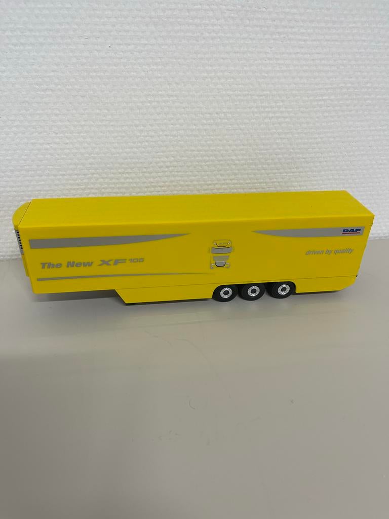 DAF XF 105 Trailer model - Geel 1/50, Hobby en Vrije tijd, Modelbouw | Auto's en Voertuigen, Overige merken, 1:32 tot 1:50, Ophalen of Verzenden