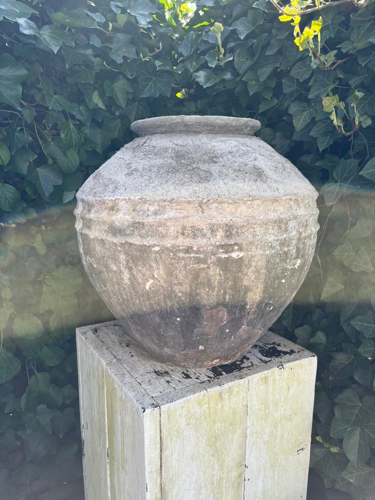 Oude kruik antieke pot olijfpot, Ophalen