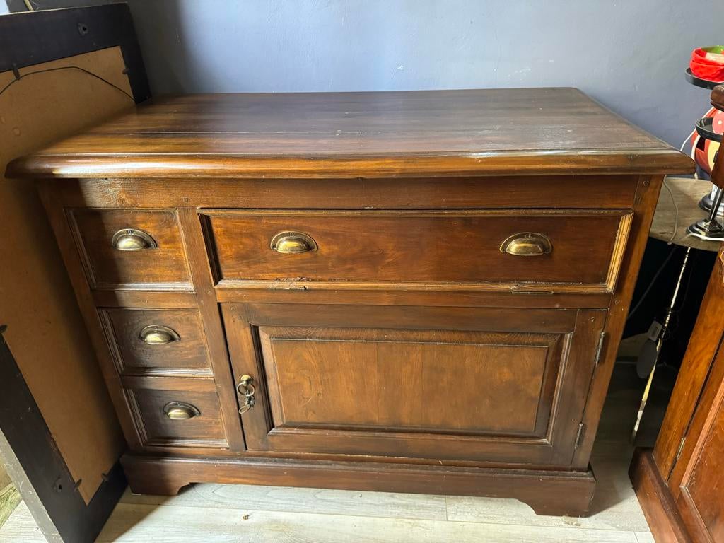 Mooie houten kast met veel opbergruimte, Ophalen, 100 tot 150 cm, Teakhout, Zo goed als nieuw