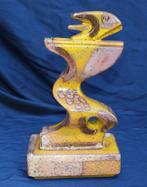 Beeldhouwwerk van Pedro Borja, Ophalen