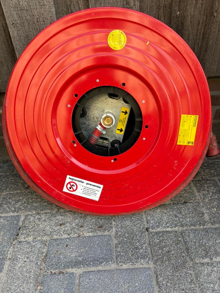 Brandhaspel met kast, Ophalen, Zo goed als nieuw