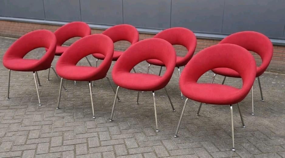 Artifort Design Nina eetkamerstoelen stof rood izgst, Ophalen of Verzenden, Zo goed als nieuw, Stof, Design vitra leolux eames vitra stijl