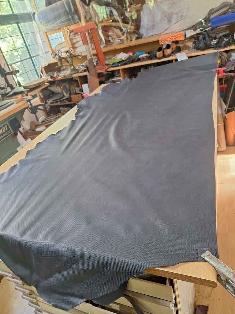 Grootte zwarte Autobekledings Huid, prent., Hobby en Vrije tijd, Stoffen en Lappen, Ophalen, Zwart, Leer of Kunstleer, 30 tot 120 cm