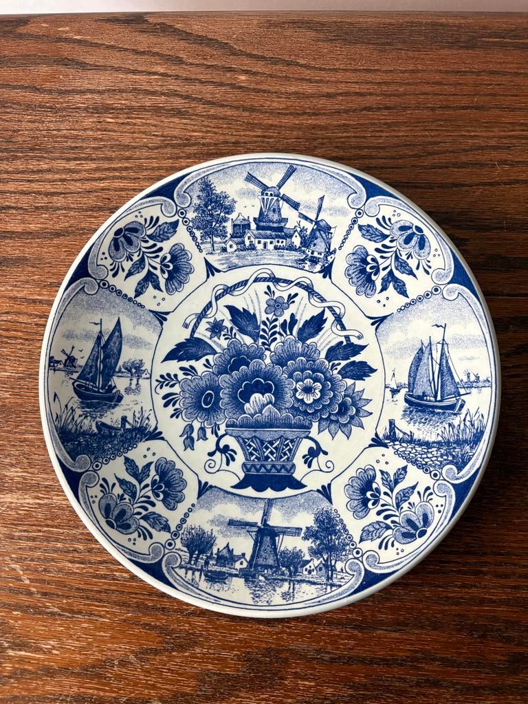 Delfts blauw wandbord met Hollandse taferelen, Ophalen of Verzenden