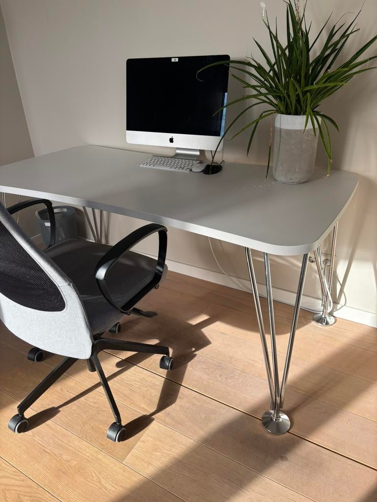 Mooi Kartell buro/tafel te koop, Huis en Inrichting, Bureaus, Ophalen, Zo goed als nieuw