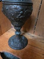 Antieke vaas met engeltjes en versieringen, Ophalen of Verzenden