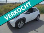 Toyota Aygo X Toyota Ayco X 1.0 benzine airco camera 7000 km, Auto's, Gebruikt, 920 kg, 4 stoelen, Wit