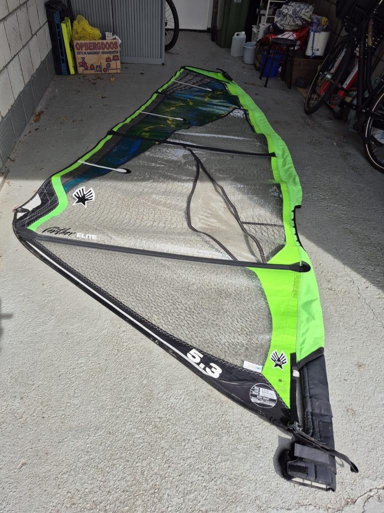 Ezzy Sails Elite 5.3 m² windsurfzeil, Watersport en Boten, Windsurfen, Ophalen of Verzenden, Gebruikt, Zeil, 5 tot 7 m²