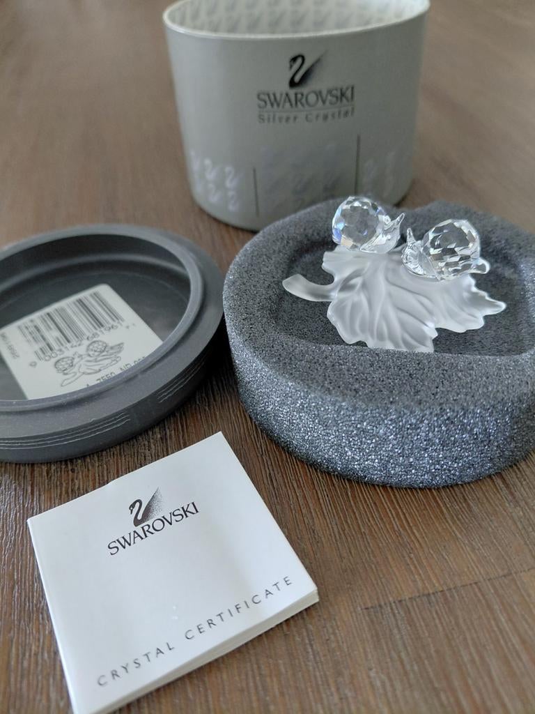 Swarovski slakken op blad Originele verpakking certificaat, Ophalen of Verzenden, Zo goed als nieuw, Figuurtje