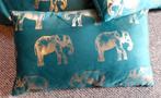 1 mooi nieuw groen/blauw sierkussen met olifanten, Huis en Inrichting, Woonaccessoires | Kussens, Ophalen, Nieuw, Overige kleuren