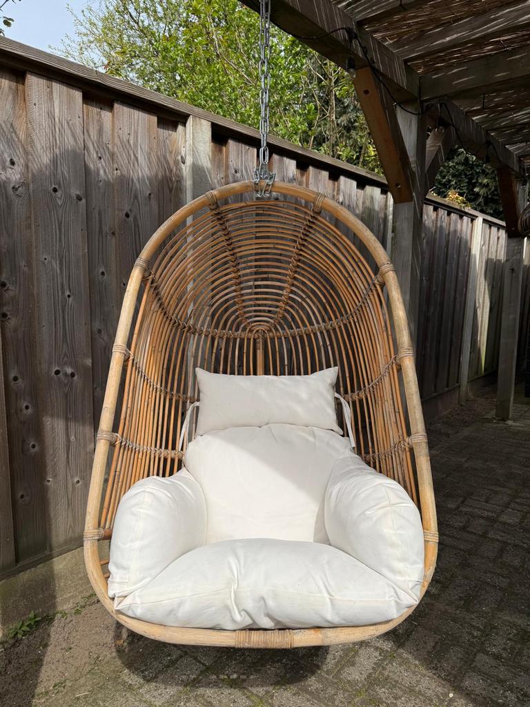 2 x ROTAN Hang/schommel stoel Aqua naturel met luxe kussens, Ophalen, Zo goed als nieuw, Rotan