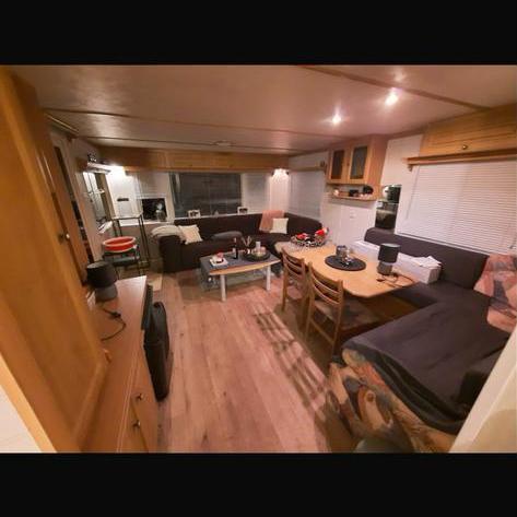 Riante en nette stacaravan met 2 slaapkamers, Caravans en Kamperen, Stacaravans, Tot en met 5