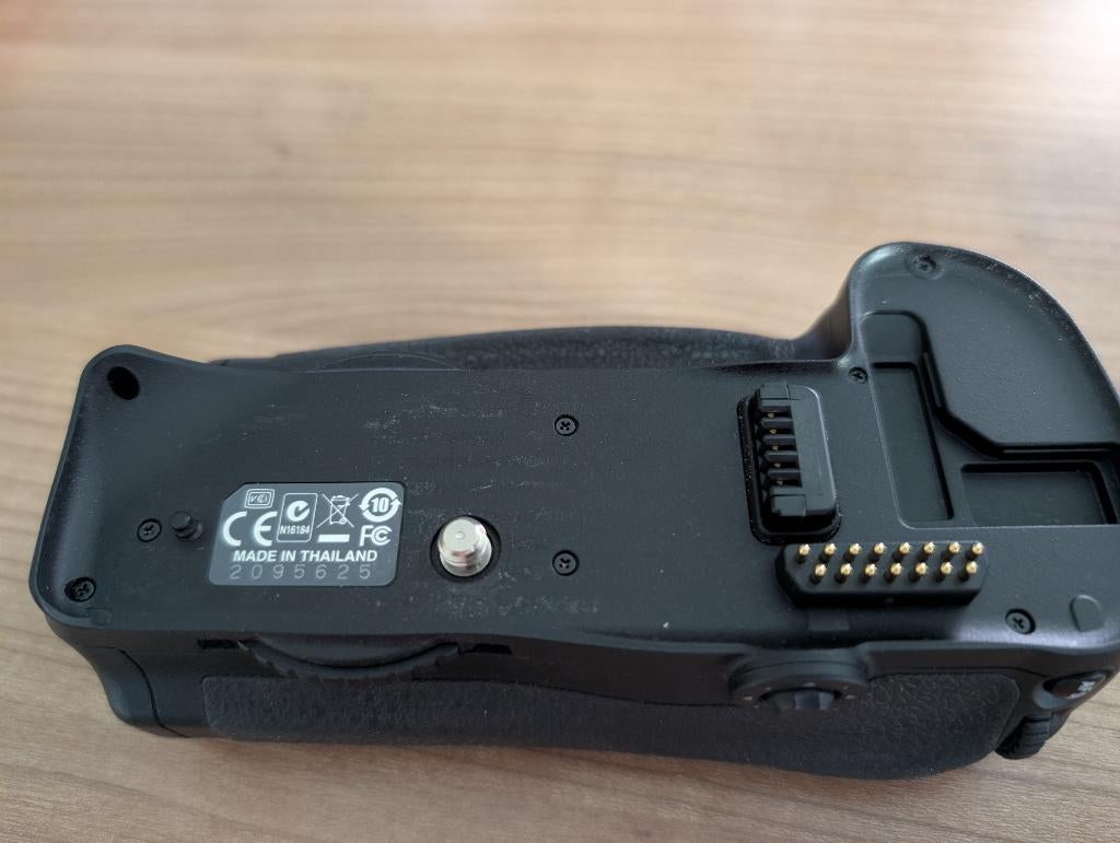 TK: Nikon battery grip MB-D10, Ophalen of Verzenden, Gebruikt