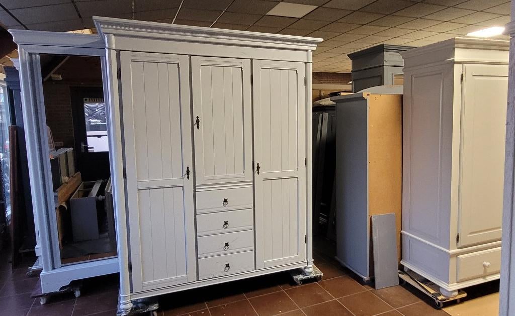 Slaapkamerkasten, kledingkasten garderobe brocante kasten, Ophalen of Verzenden, Zo goed als nieuw