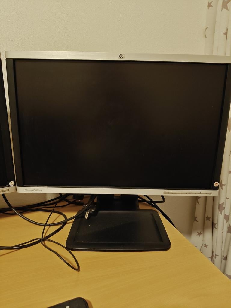2 stuks HP Compaq LA2205wg monitoren, Computers en Software, Monitoren, Ophalen, Gebruikt, 60 Hz of minder, In hoogte verstelbaar