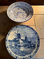 Twee decoratieve wandborden: Delfts Blauw en Italiaans, Antiek en Kunst, Ophalen of Verzenden