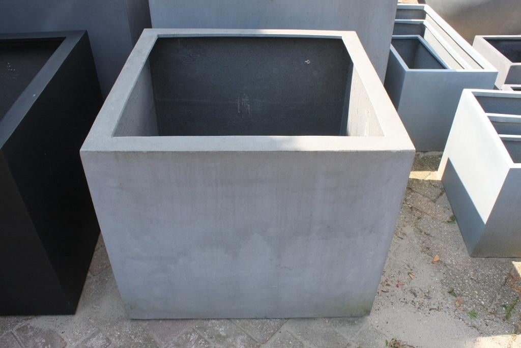 Grote grijze vierkante bloempot bloembak Fiberstone 82x82, Ophalen, Overige materialen, Gebruikt, 40 cm of meer