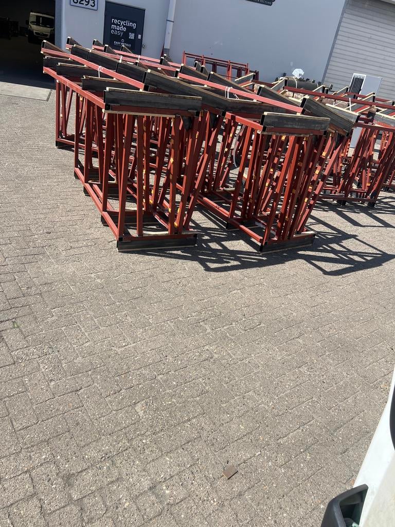 Robuuste Glasbokken voor Veilig Transport en Opslag, Ophalen