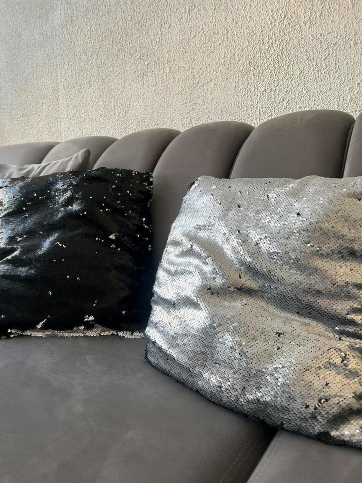 Kleurveranderde kussens, Huis en Inrichting, Woonaccessoires | Kussens, Zo goed als nieuw, Overige kleuren, Vierkant, Ophalen of Verzenden