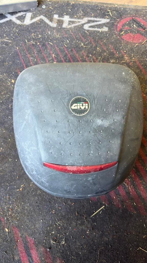 Givi topkoffer met 2 sleutels, Ophalen, Gebruikt
